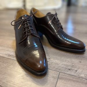 NWOT The Office of Angela Scott Miss Button Midheel Oxfords